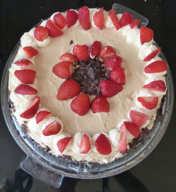  Erdbeertorte mit Sahne