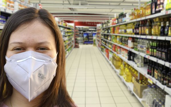  Shopping mit FFP2-Maske